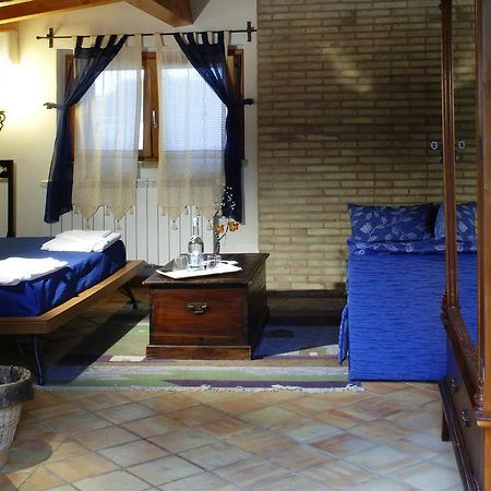 לינה וארוחת בוקר פיאצה ארמרינה La Casa Sulla Collina D'Oro מראה חיצוני תמונה