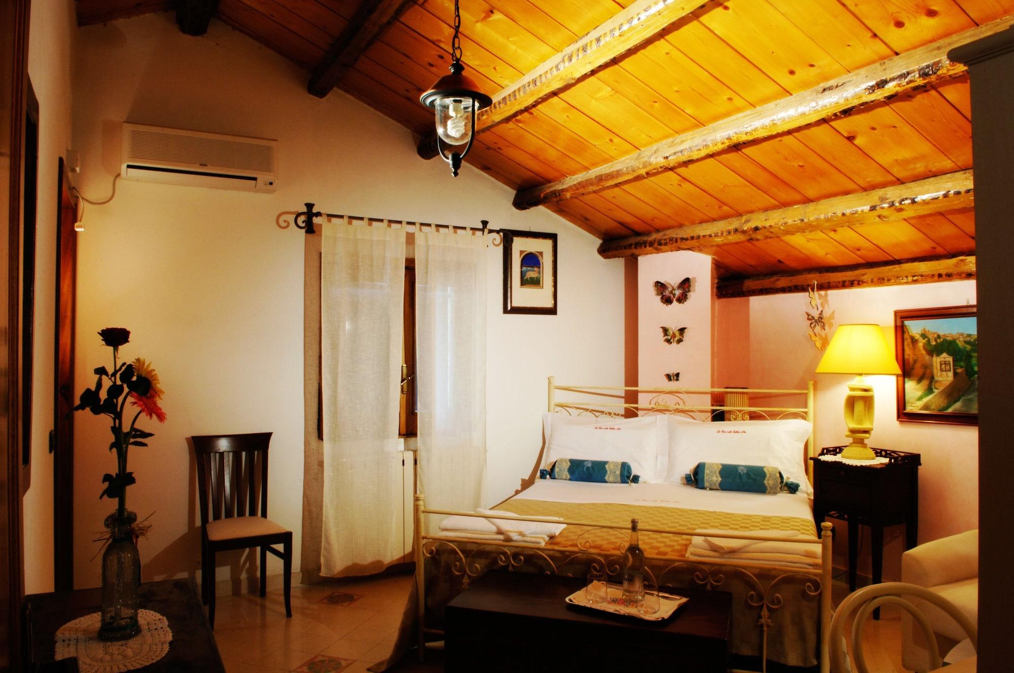 לינה וארוחת בוקר פיאצה ארמרינה La Casa Sulla Collina D'Oro מראה חיצוני תמונה