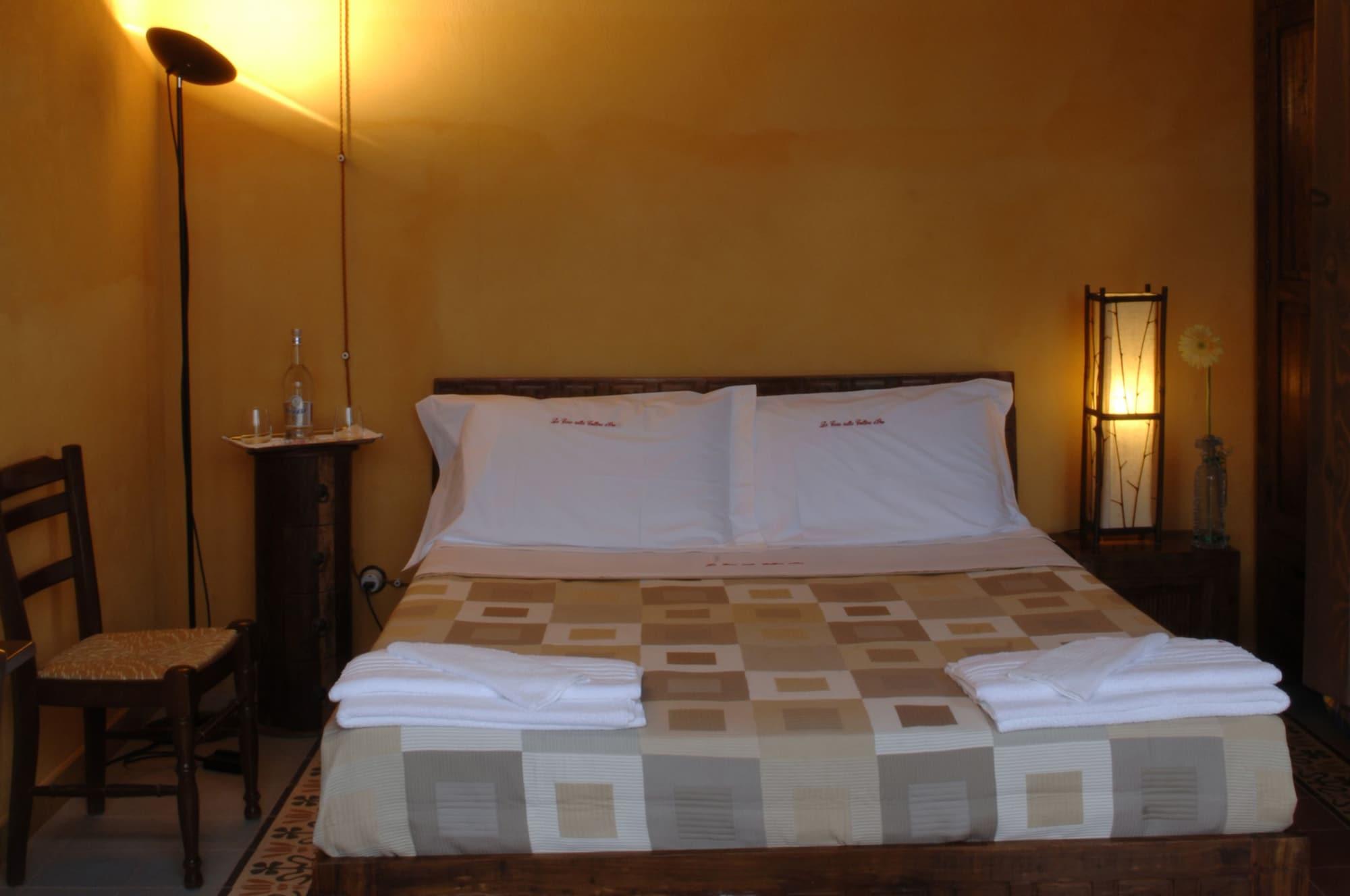 לינה וארוחת בוקר פיאצה ארמרינה La Casa Sulla Collina D'Oro מראה חיצוני תמונה