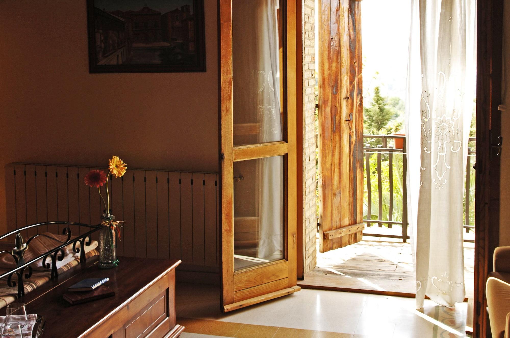 לינה וארוחת בוקר פיאצה ארמרינה La Casa Sulla Collina D'Oro מראה חיצוני תמונה