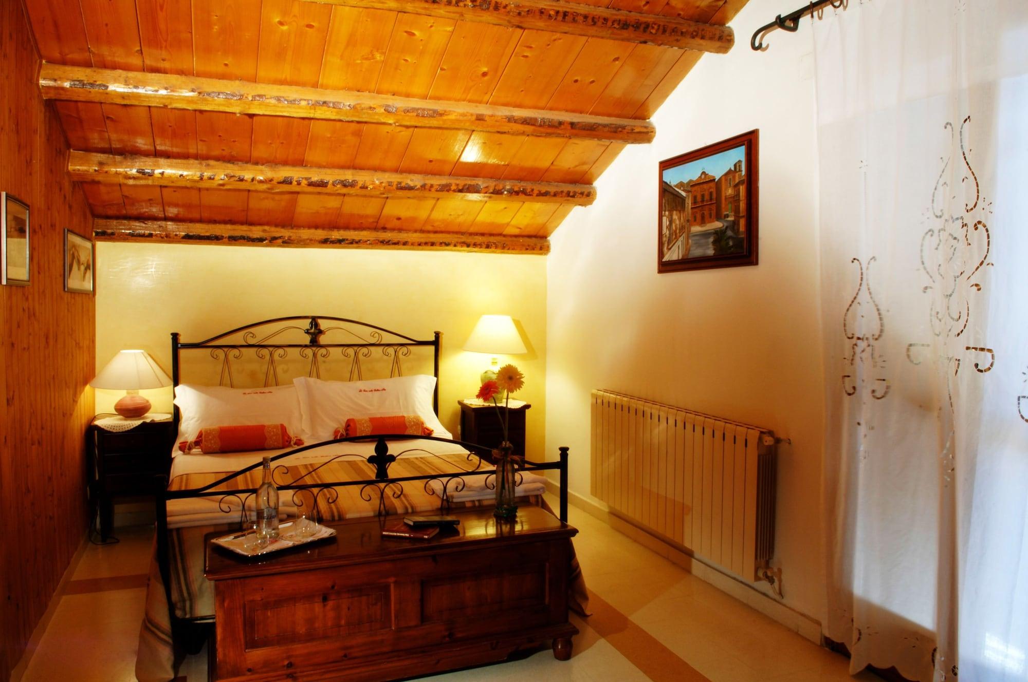 לינה וארוחת בוקר פיאצה ארמרינה La Casa Sulla Collina D'Oro מראה חיצוני תמונה