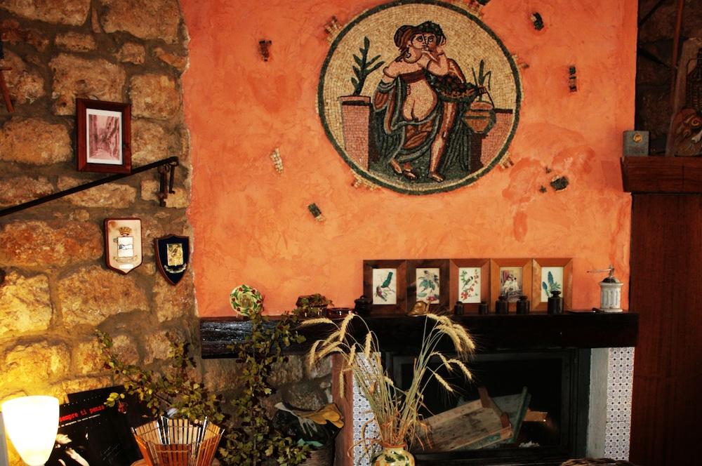 לינה וארוחת בוקר פיאצה ארמרינה La Casa Sulla Collina D'Oro מראה חיצוני תמונה