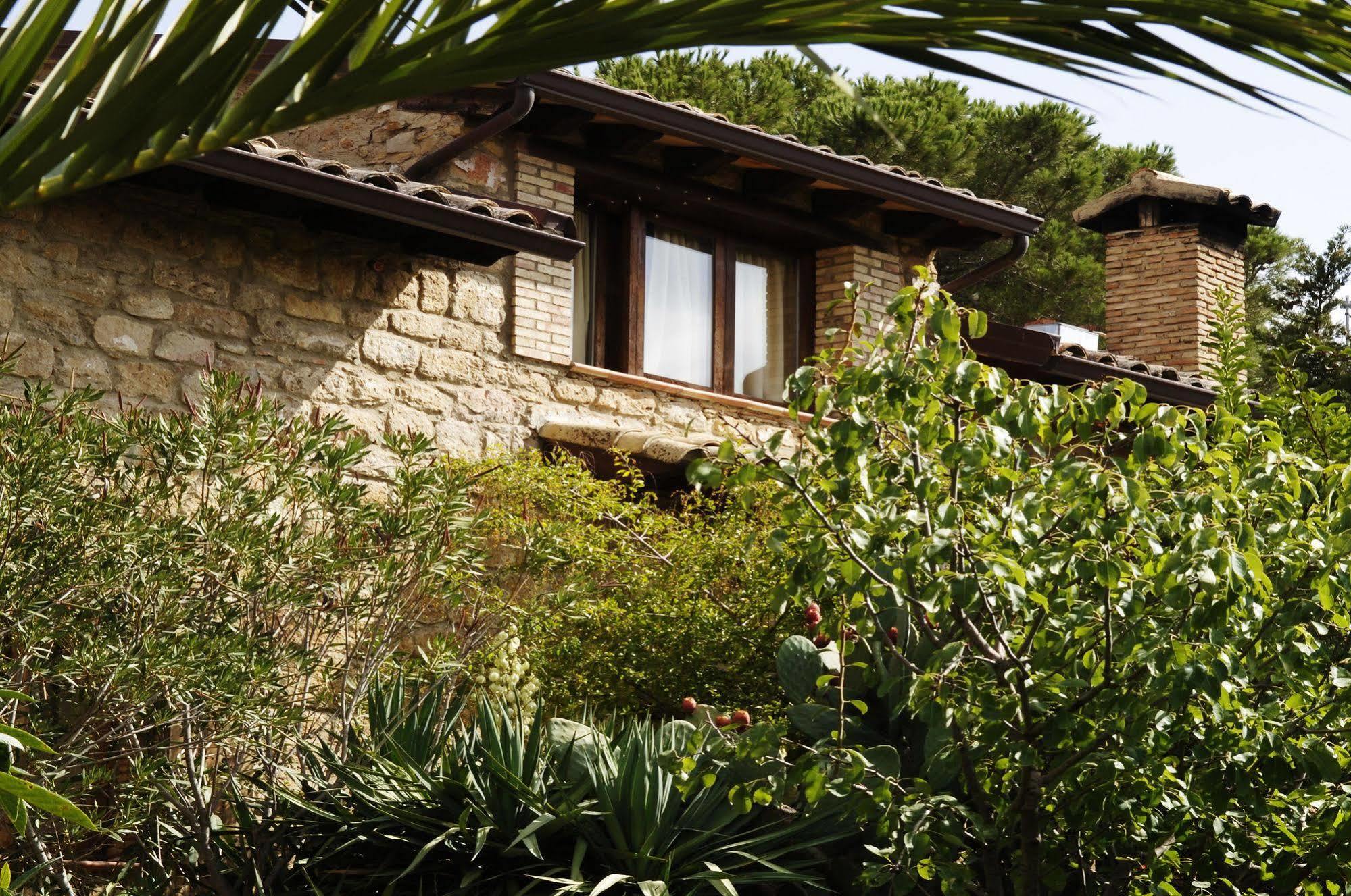לינה וארוחת בוקר פיאצה ארמרינה La Casa Sulla Collina D'Oro מראה חיצוני תמונה