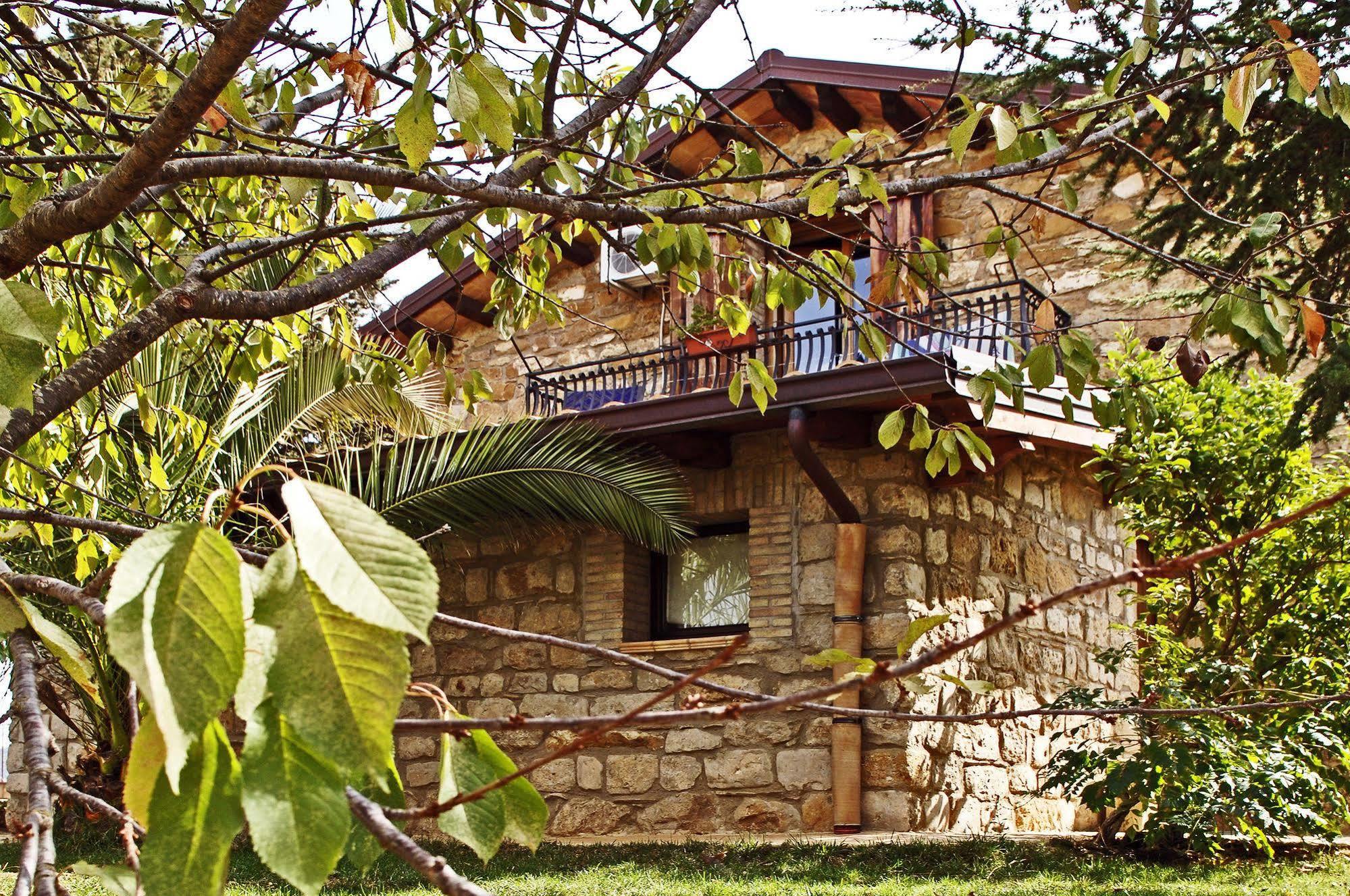 לינה וארוחת בוקר פיאצה ארמרינה La Casa Sulla Collina D'Oro מראה חיצוני תמונה