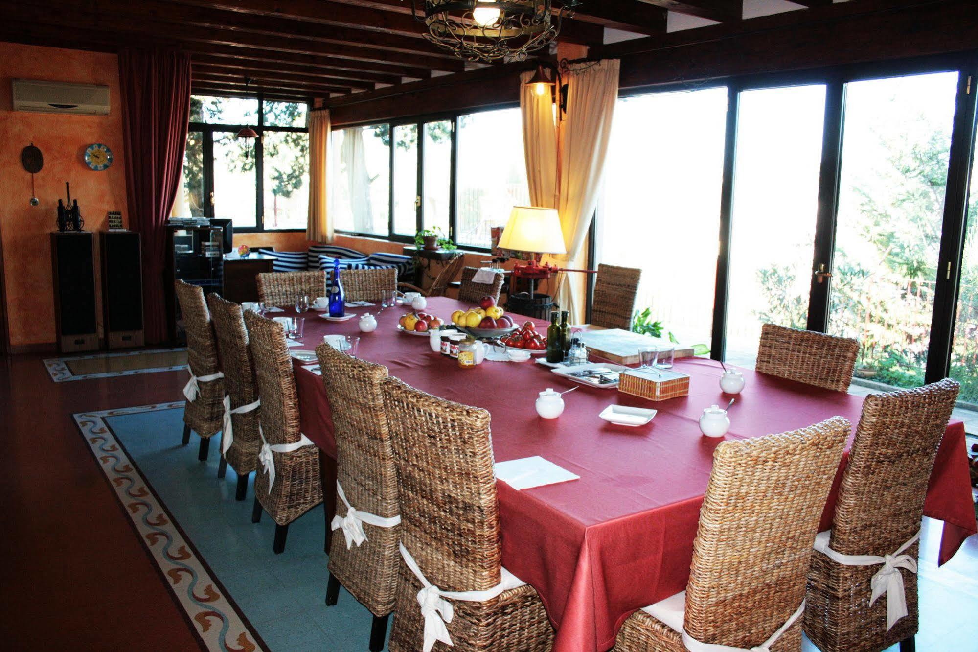 לינה וארוחת בוקר פיאצה ארמרינה La Casa Sulla Collina D'Oro מראה חיצוני תמונה